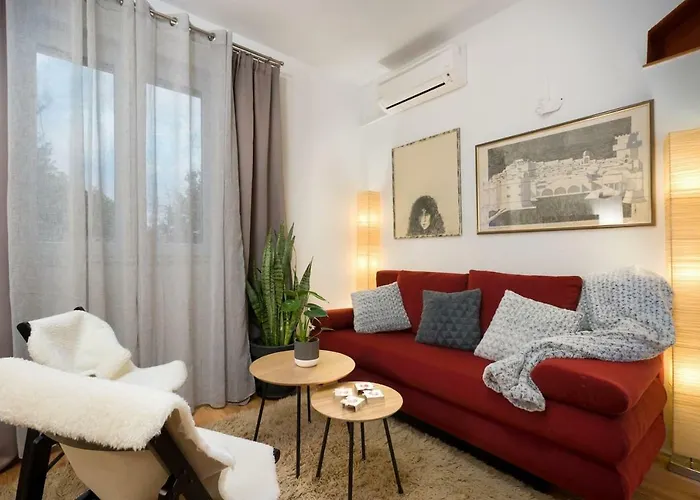 Art Apartment \